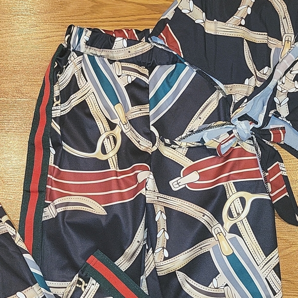 NWOT 2 Piece Gold Chain Belt Red Green Stripe Print Outfit - Picture 5 of 12